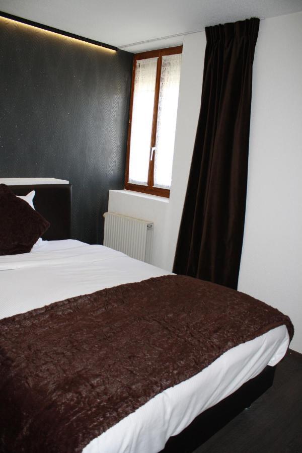 Hotel De La Gare Monthey Exterior photo